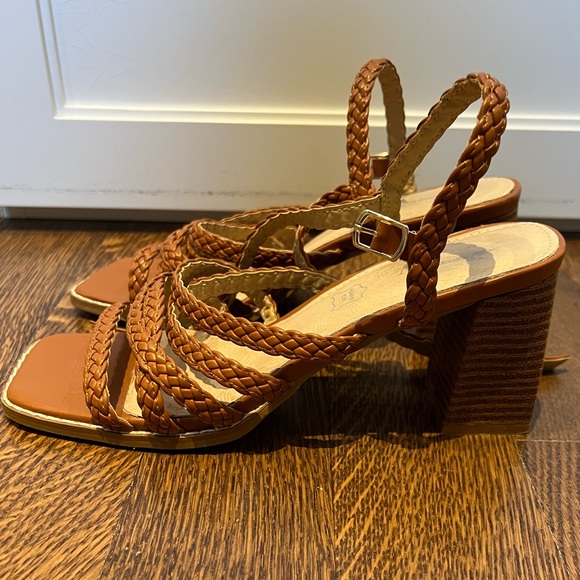 Vanessa Wu Heeled Sandals - Picture 2 of 3